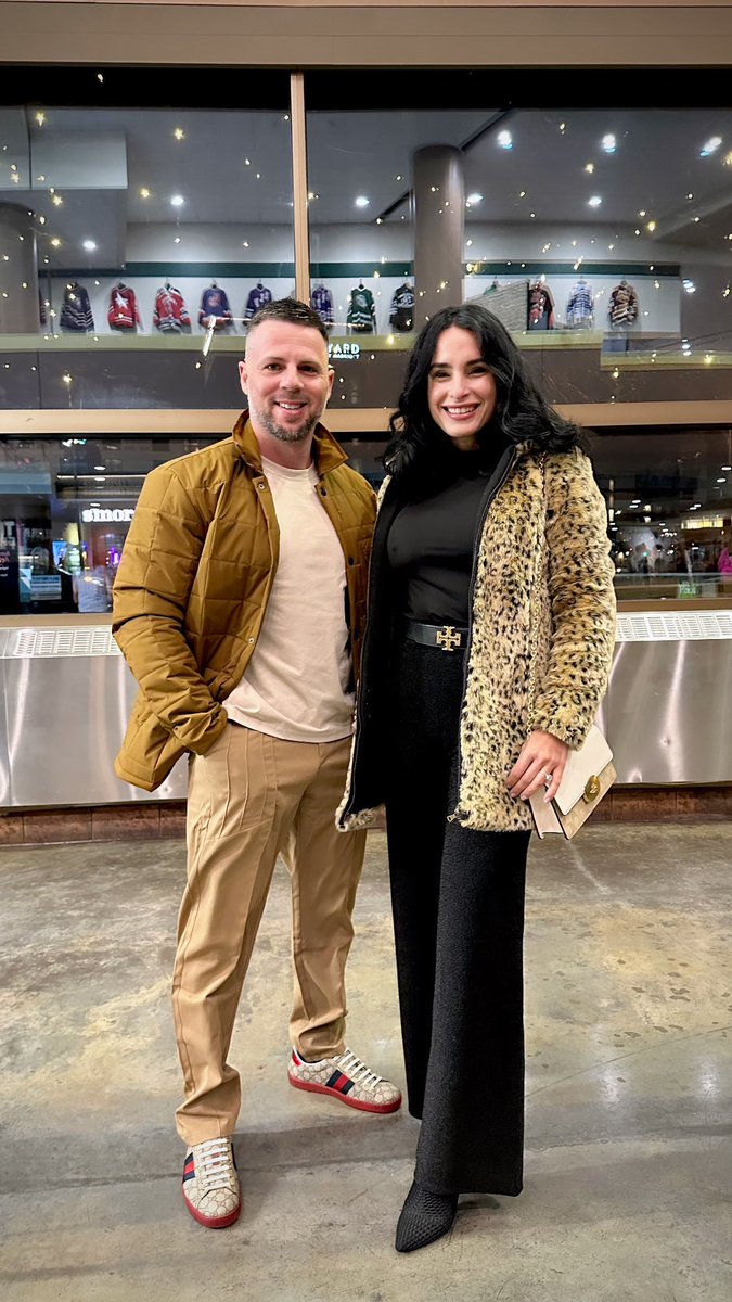 LorenzoDuarte's tweet photo. Justin Timberlake 🎙️ date night con la Reina ✍🏻🫶🏻 Que clase de show ! https://t.co/p8kWoeFnzP