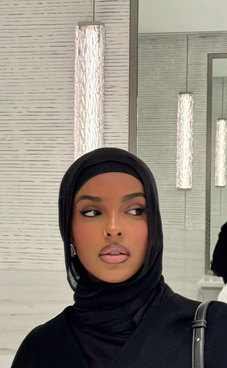 fatmaishaq0's tweet photo. Hijabi♥️
#Somali #somalibeauty #hijabi #BlackOutfit https://t.co/J4CdaKKfwm