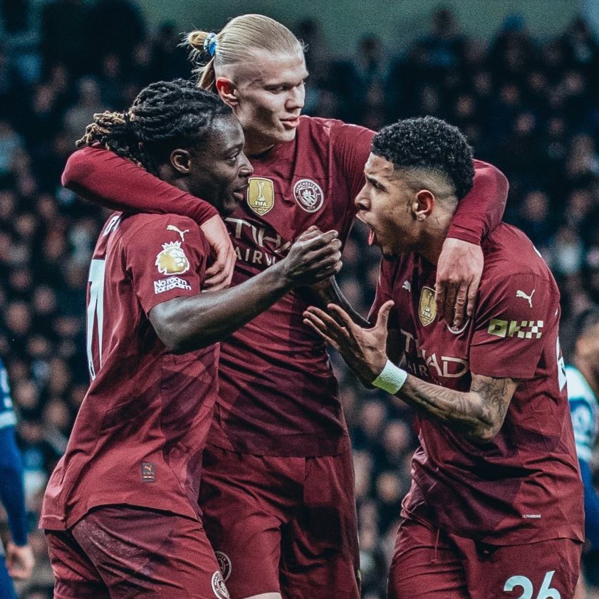 𝐄𝐑 tweet media