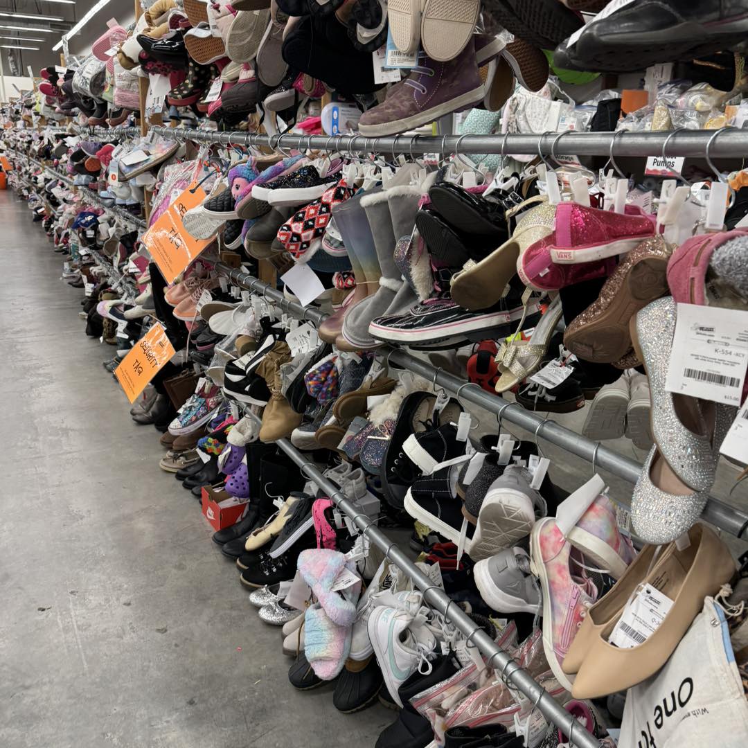 shannoncmc's tweet photo. Just Between Friend of Roseville - Children's &amp; Maternity consignment Pop-Up Sale is coming March 7-9 
Location: 5771 Five Star Blvd. next to Golf Galaxy.
Sellers earn 60% profit on sold items. Price it, drop it off... we do the rest. Join us: https://t.co/lz5YRigwZa https://t.co/xz1Ogl8XZU