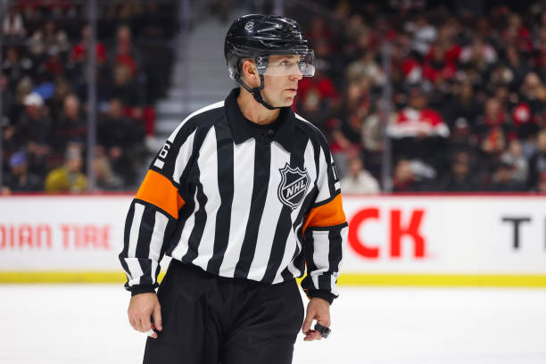 ScoutingTheRefs's tweet photo. Refs for @NHLJets vs. @Senators are Brian Pochmara (#16) and Furman South (#13). Tonight's officials: https://t.co/eN5BWbtssZ 
#WPGvsOTT #GoJetsGo #GoSensGo https://t.co/OVU9FWMxGD