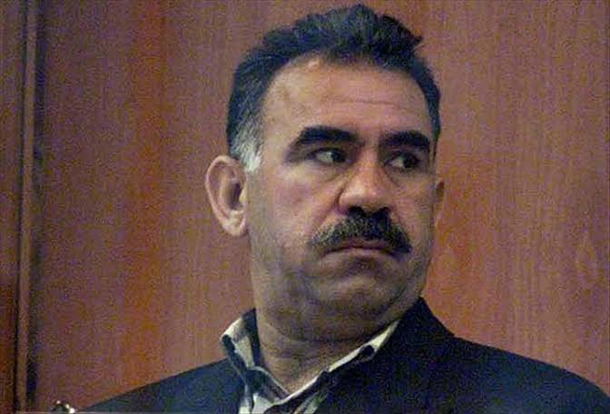 Terörist başı, bebek katili Abdullah öcalan bu ülkede an itibari ile siyasi figür haline geldi !! Allah belanızı versin..