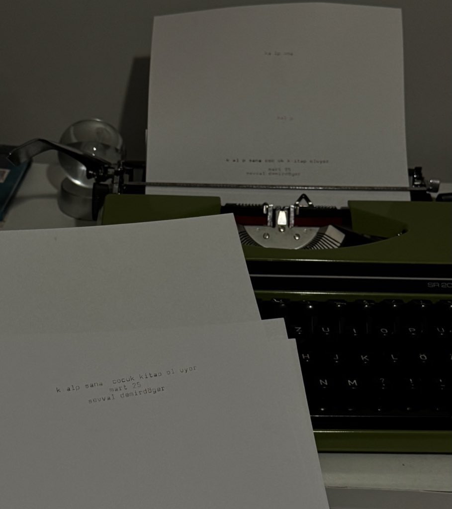 elli altmış kere denemem gerekti ama başardım!!!! ben de daktilonun başına kalp sana çocuk için geçtim🩷

#kalpsanaçocuk