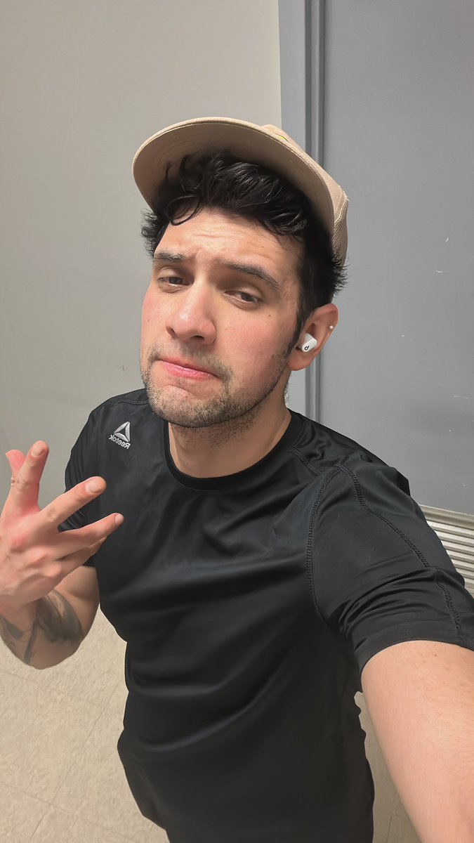 marco66766567's tweet photo. Which one look better🫵🏻🥵 https://t.co/cYokytd6gr