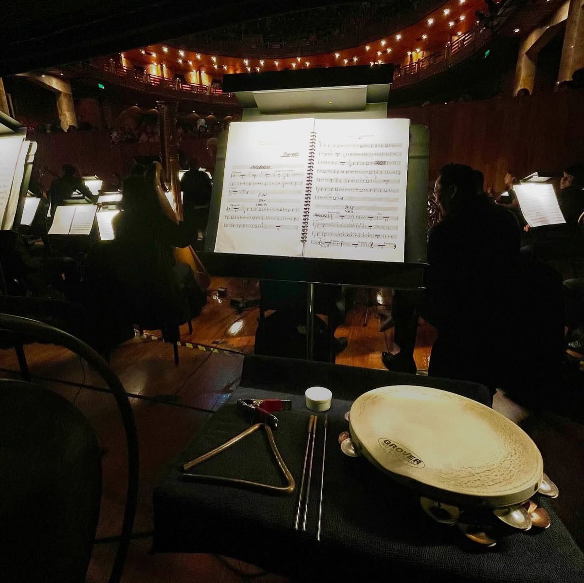 GroverProPerc's tweet photo. Checkout @michellelagos_percu Grover Pro setup for Tchaikovsky-Swan Lake.

@michellelagos_percu Lago de los Cisnes con @musicosotbamx y @cndanzamx 🦢🩰
#Grover #CNDanza #BellasArtes #Ballet #LagodelosCisnes #OTBA #PercusionistasMexicanos #groverpropercussion https://t.co/Ut52hGYswC