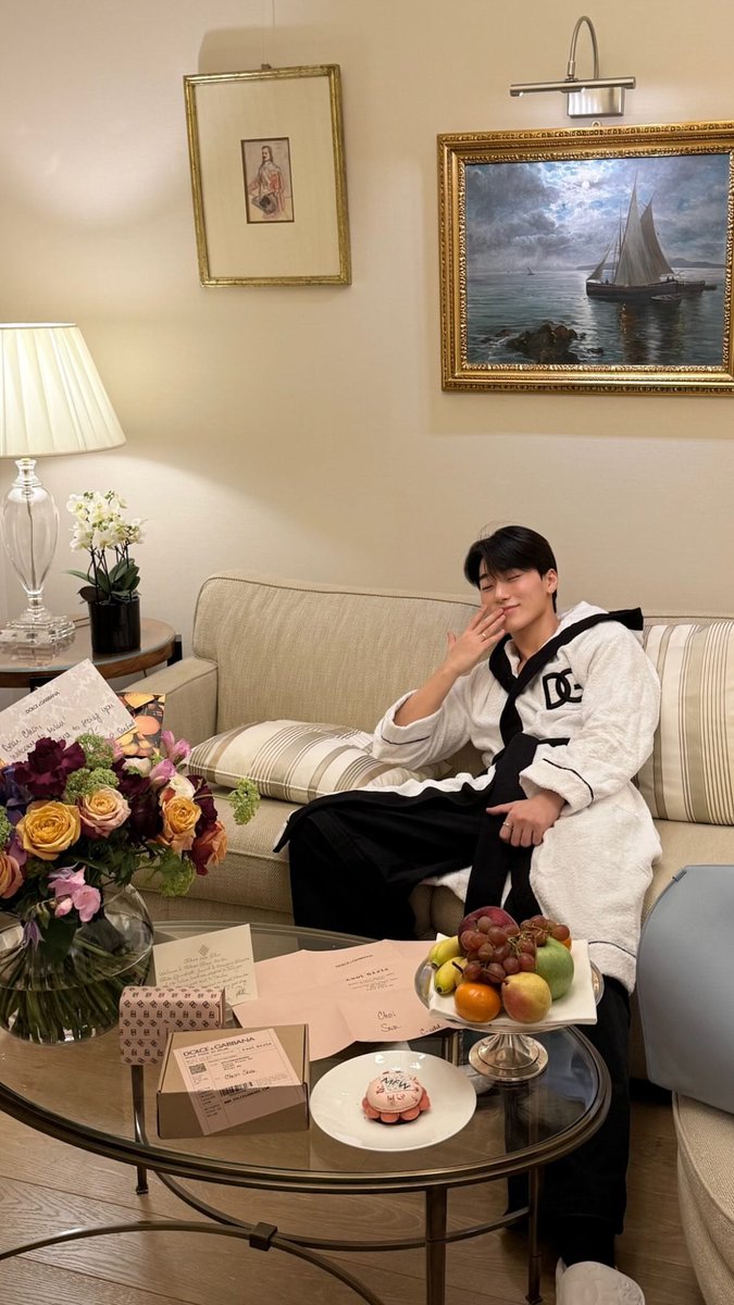 1chigo_pink's tweet photo. 250227 #산 인스타 스토리 https://t.co/RYzqZ8fPiu