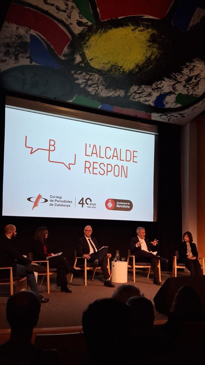 🟣 L'ADPC ha estat present a l'acte "L'alcalde respon", organitzat pel <a href="/periodistes_cat/">Col·legi de Periodistes de Catalunya</a>.

<a href="/jaumecollboni/">Jaume Collboni</a> 
<a href="/bcn_ajuntament/">Ajuntament de Barcelona</a>