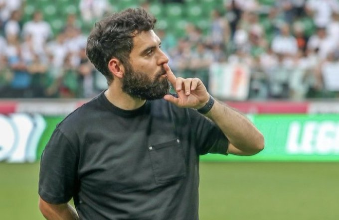Ant1kz97's tweet photo. KAŻDY KTO CHCE WYWALIĆ TEGO CZŁOWIEKA Z KLUBU, NIECH PRZYPOMNI KTO NAS SABOTUJĘ OD CONAJMNIEJ DOBREGO ROKU. A DZIŚ ŻYJMY AWANSEM
#MuremZaFEIO #JacekOUT #MioduskiWON https://t.co/8Z9Of1rTIX