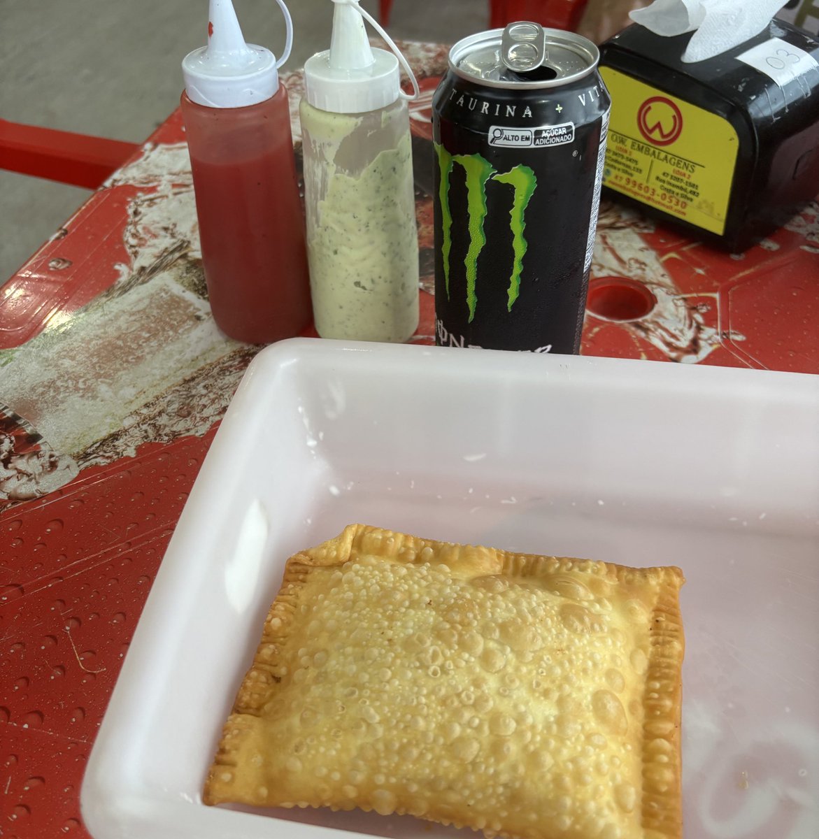rafefvs's tweet photo. 90%  das  pessoas  ao  redor  eram  gordas,  sem  exagero,  que  agonia https://t.co/M3dFQS6XfK