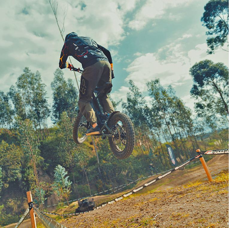 mountain_motos's tweet image. What's more than enjoying jumping on the track? 🤸🔥 Kuberg Ranger. ⚡
#kuberg #edirtbike #electricbike #Powerful #adultbike