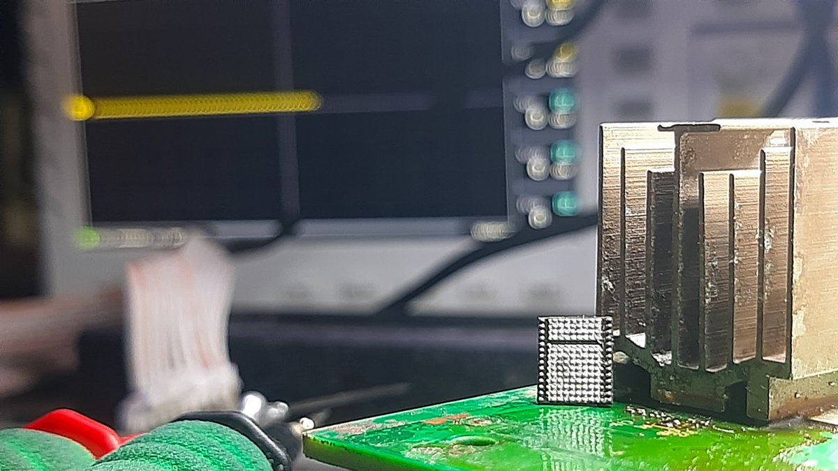 unknown_BTC_usr's tweet image. I actually love this job. Thx god for #bitcoin
#Asic #reballing