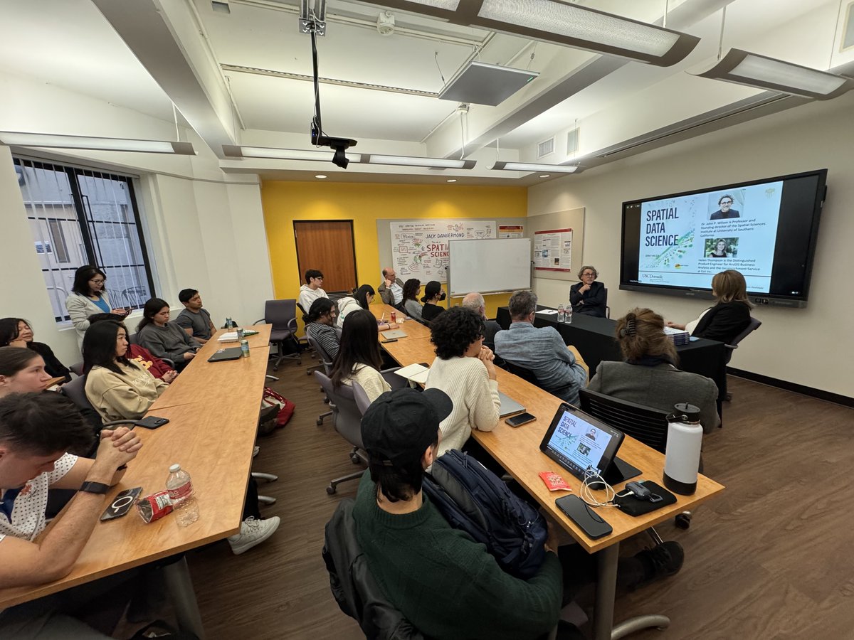 USC_SSI's tweet image. 🚀 Last month, we celebrated John P. Wilson’s new book, Spatial Data Science, published by Esri Press! 📖✨
Dr. Wilson was joined by Dr. Lauren Bennett from @Esri for an insightful discussion. Thanks to everyone who attended! 👏
#SpatialDataScience #GIS