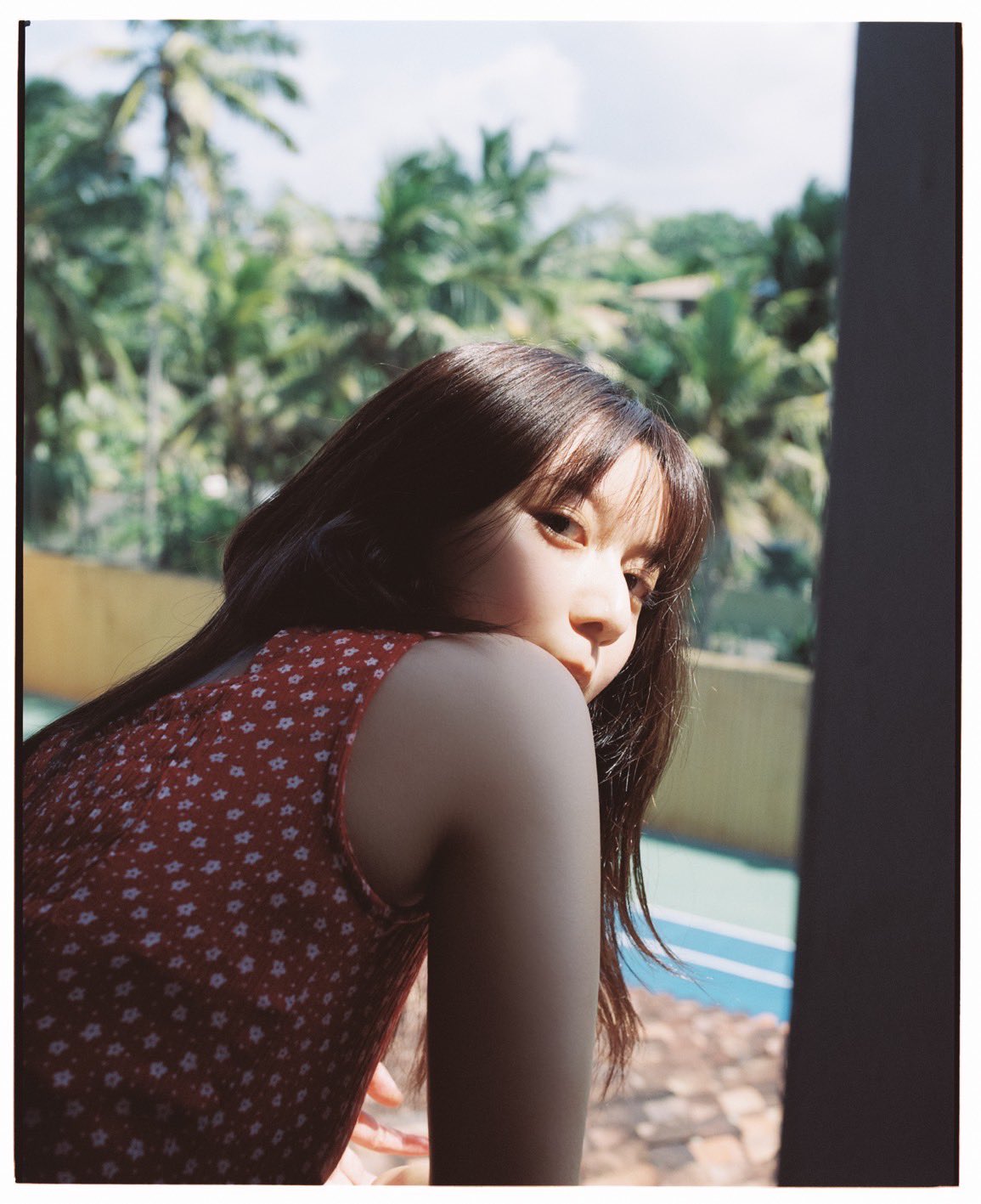 サイン本　上白石萌歌写真集 charm charm Amazon.co.jp: 上白石萌歌写真集 charm charm : 松岡 一哲, 松岡