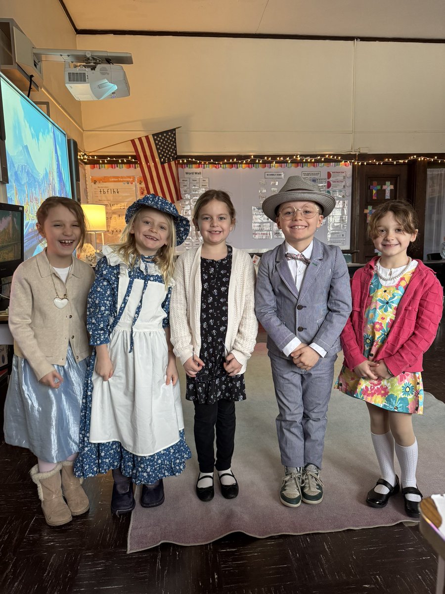 achssas's tweet image. One of our 1st grade classes is 100 YEARS- oops- DAYS smarter 🍎 They had so much fun dressing up as 100 year olds! #WeAreSAS #100thDayOfSchool #RCAB #OneCommunityOneSchool #RigorousCurriculum #FaithBased #CatholicSchool #CatholicEducation #ArlingtonMA #WalkHumblyWithGod
