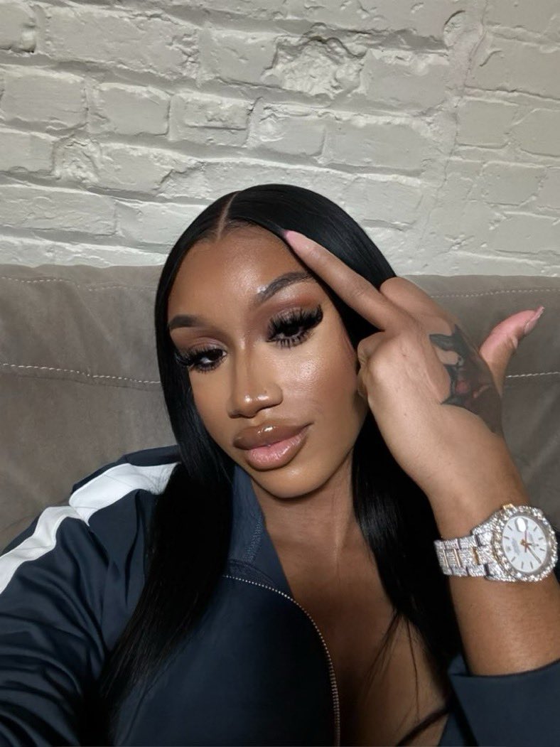 Hey everyone! Just a quick heads up there's an account out there, @boujeenbanjee, pretending to be me! That’s NOT me! Please don’t be fooled! If you want the real deal, stay tuned right here!  I LOVE NICKI DOWN!! Thanks for your support! (p.s. plz report them) #eskimoremix