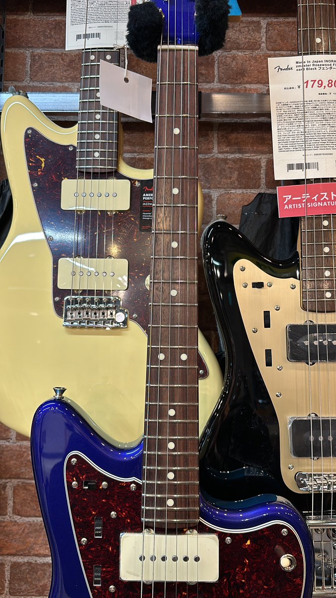 1484ikebukuro's tweet image. 【#再入荷】#Fender MIJ 2025 Limited #Starmaster Jupiter Blueが再入荷！重量3.49kgです！
ブラックxシルバーも在庫ございます！
販売価格は192,500円税込です！
お見逃しなく‼️👀
▼ご注文でこちらの個体をご案内致します
ishibashi.co.jp/ec/product/088…

Blackの実機ページ▼
ishibashi.co.jp/ec/product/0bb…