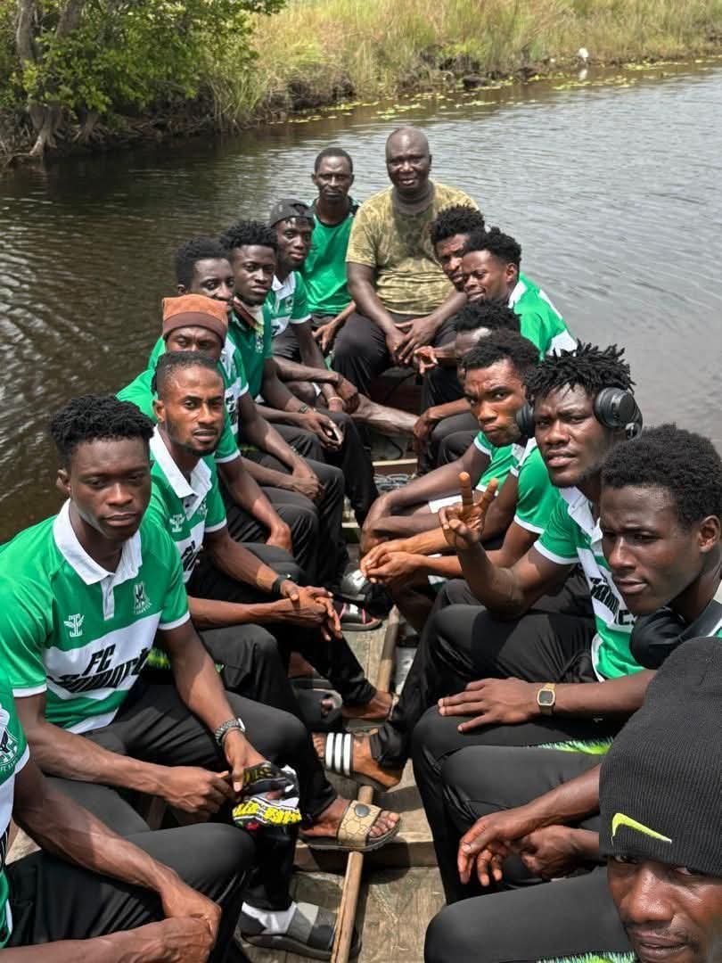 📸 FC Samartex players and teams General Manager, Edmund Ackah at Nzulezo in the Western region.