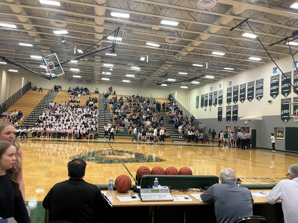 Kicked off districts by heading up for the “Battle of the Bay” Traverse City West uses a monstrous 2nd quarter to take a 37-17 lead into the half over Traverse City Central.