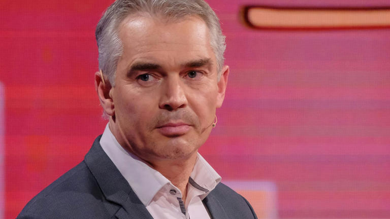 🇦🇹 BREAKING:🚨 Corona-Ampel-Insider und Ex Migliled der Corona-Kommission GEKO Epidemiologe Gerald Gartlehner packt aus – jetzt kommt alles raus ‼

Zitat: "Die Maßnahmen bleiben eine politische Entscheidung, wir als Kommission durften nur noch die Ampelfarben schalten. Wenn