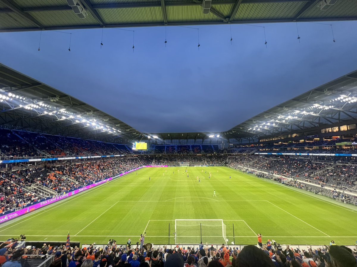 Tylinho_10's tweet image. Behind enemy lines for the love of #Concachamps