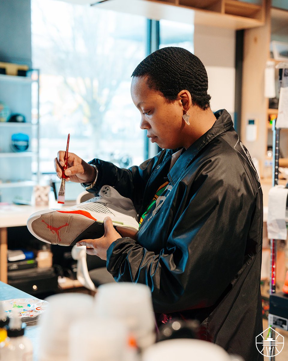 Meet Takiyah Ward, owner of The Re-Sole 206, a full service sneaker design and dry cleaning service in the Central District!

This year, TDUB will work with Storm players to design custom sneakers for our Kicks for Equality auction supporting our Force4Change efforts 👟🎨
