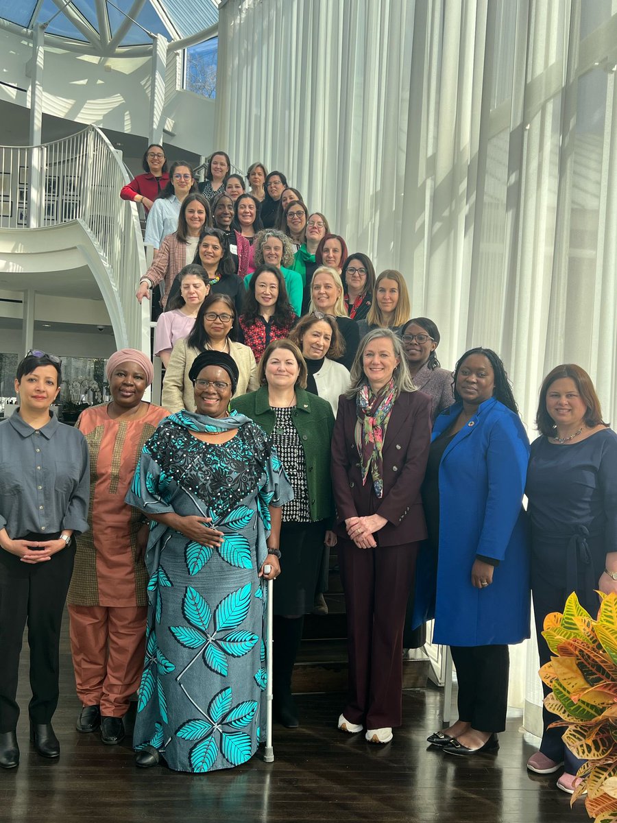 KristelLouk's tweet photo. Excellent discussions on gender perspective in peace&amp;security, development &amp; human rights and leadership @2nd United Nations Women DPRs retreat in Greentree. Many thanks for organisers 🇦🇺🇩🇴🇲🇹🇳🇦🇱🇮🇷🇴 🇵🇭. https://t.co/6AYXo0Rbkh