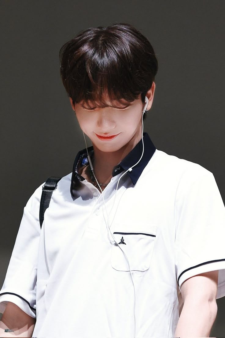 이런 컨셉으로 컴백해줫으면 조켄네.. 수록곡이라도..