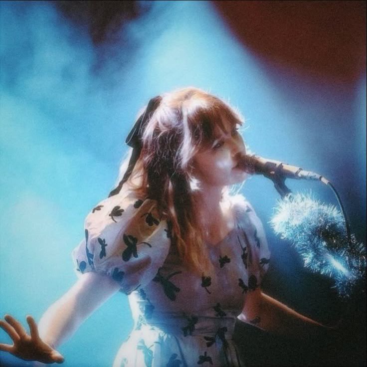 some of alexandra’s live performances 🔙🎶 let’s hope she gives us a tour along with the new music 🩷