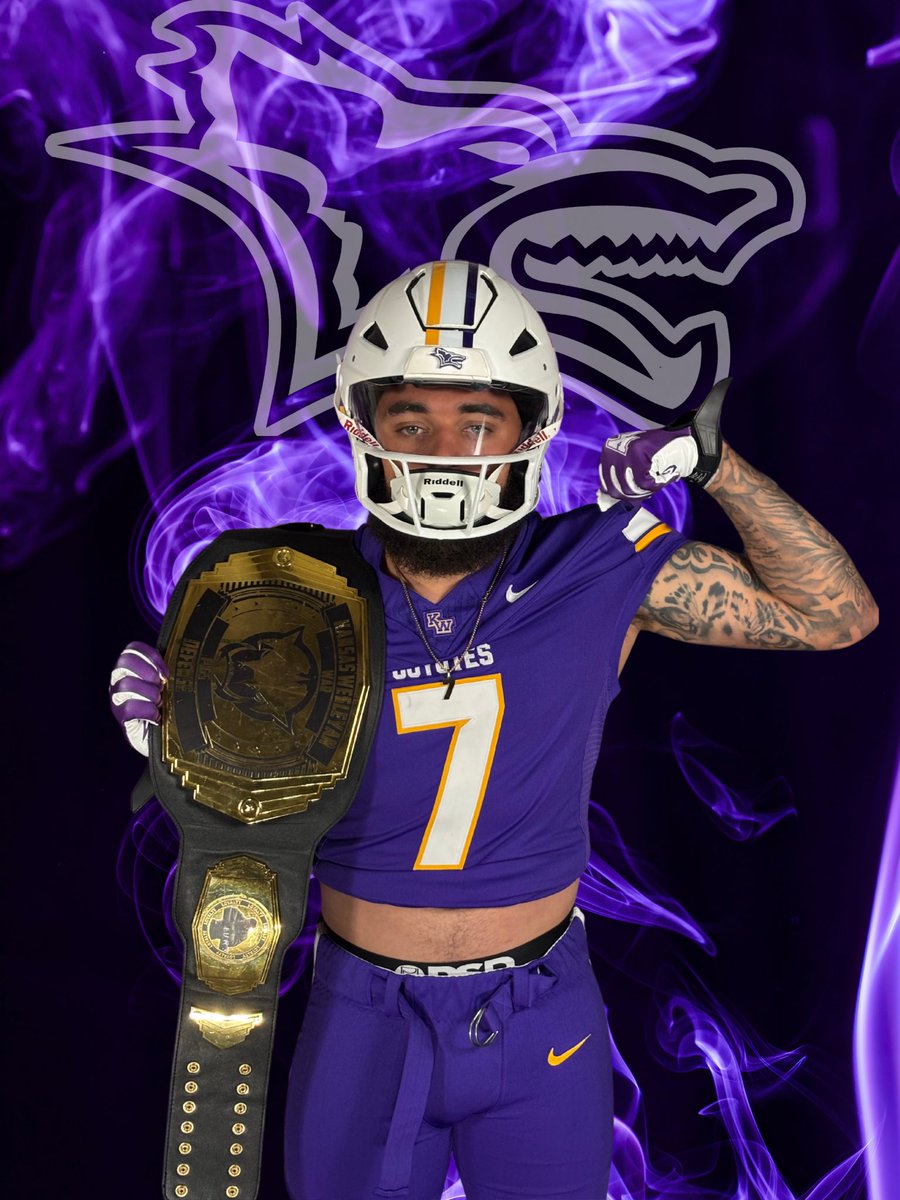 Zillamane7's tweet photo. #RollYotes🐺 #KDub💛💜 https://t.co/w5NnoGPF0e