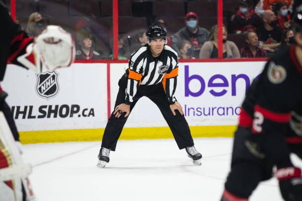 ScoutingTheRefs's tweet photo. Jets vs. Senators
Referee: Brian Pochmara #16 
Referee: Furman South #13 
Linesman: Scott Cherrey #50 
Linesman: Ryan Daisy #81 
https://t.co/eN5BWbtssZ 
#GoJetsGo #GoSensGo #WPGvsOTT #NHL https://t.co/B7TmG9r6BW
