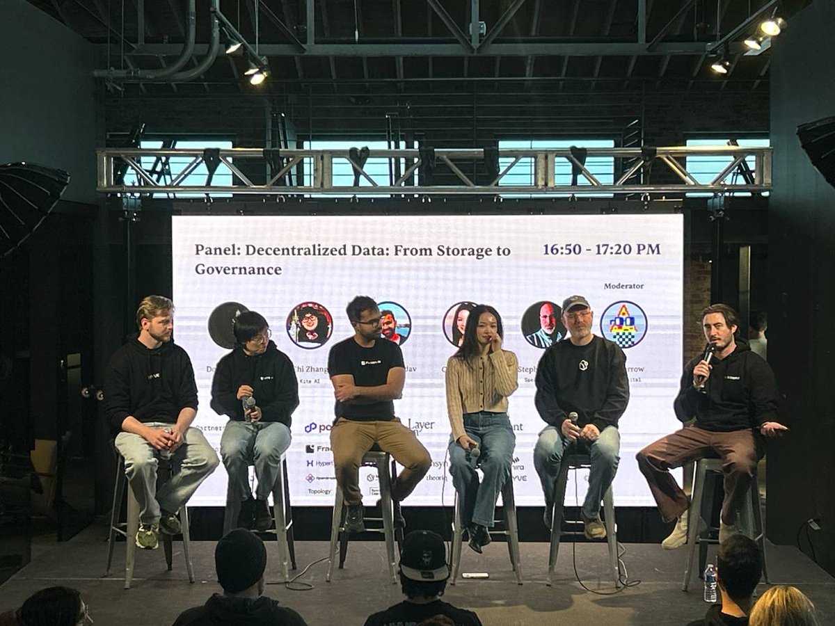 Open AGI Summit (@openagisummit) on Twitter photo Data sovereignty takes center stage as Douwe Faasen from <a href="/Hyve_DA/">Hyve DA</a>, <a href="/ChiZhangData/">Chi Zhang</a> from <a href="/GoKiteAI/">KITE AI</a>, <a href="/0xshai/">Shashank | 𝔽rAI</a> from <a href="/FractionAI_xyz/">Fraction AI</a>, <a href="/calanthiaaa/">calanthia.soul</a> from <a href="/getmasafi/">Masa</a>, and <a href="/StephenHiltonST/">Stephen Hilton</a> from <a href="/SpaceandTimeDB/">Space and Time</a> join <a href="/rsarrow/">Rob</a> from <a href="/VoltCapital/">Volt Capital</a> to explore Decentralized Data: From Storage to Data sovereignty takes center stage as Douwe Faasen from <a href="/Hyve_DA/">Hyve DA</a>, <a href="/ChiZhangData/">Chi Zhang</a> from <a href="/GoKiteAI/">KITE AI</a>, <a href="/0xshai/">Shashank | 𝔽rAI</a> from <a href="/FractionAI_xyz/">Fraction AI</a>, <a href="/calanthiaaa/">calanthia.soul</a> from <a href="/getmasafi/">Masa</a>, and <a href="/StephenHiltonST/">Stephen Hilton</a> from <a href="/SpaceandTimeDB/">Space and Time</a> join <a href="/rsarrow/">Rob</a> from <a href="/VoltCapital/">Volt Capital</a> to explore Decentralized Data: From Storage to