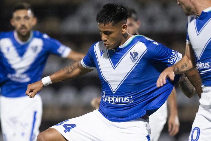 sabadovelezok's tweet image. ✅ ¡Ganó #Vélez! El 'Fortín' venció por 1-0 a Midland en Vicente López.

⚽️ Braian Romero (78')

Primer triunfo del año para la V 💙🙌