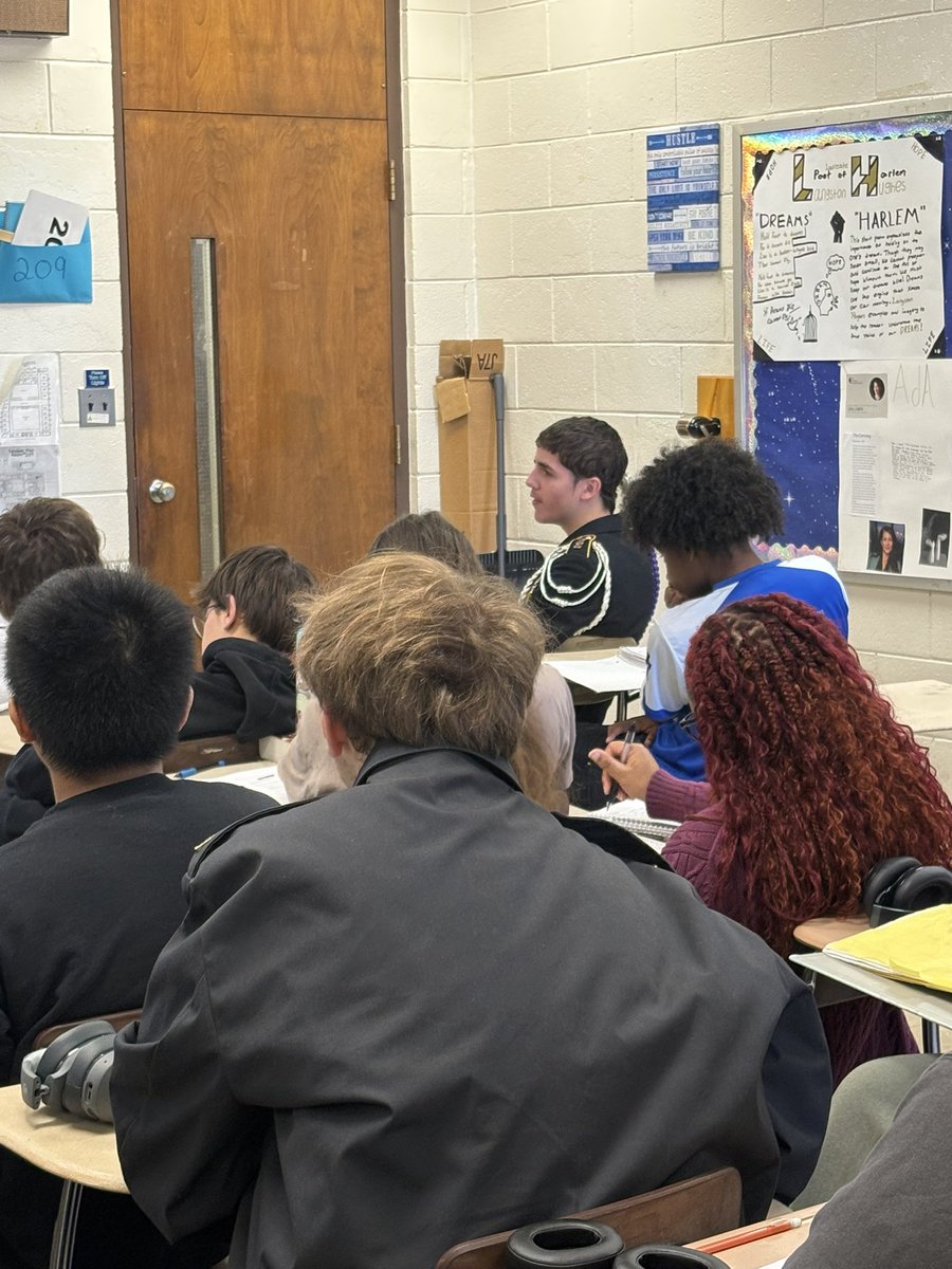 Thank you El' Ja Bowens, Motivational Speaker, Author, and Spoken Word Artist, for visiting our AP English class today <a href="/WestoverHS/">Westoverhigh</a> to conduct an awesome creative writing workshop! Our students truly enjoyed it.💙<a href="/DrVernonLowery/">DrVernonLowery</a> <a href="/kristle_rouse/">Kristle Rouse, M.Ed</a>