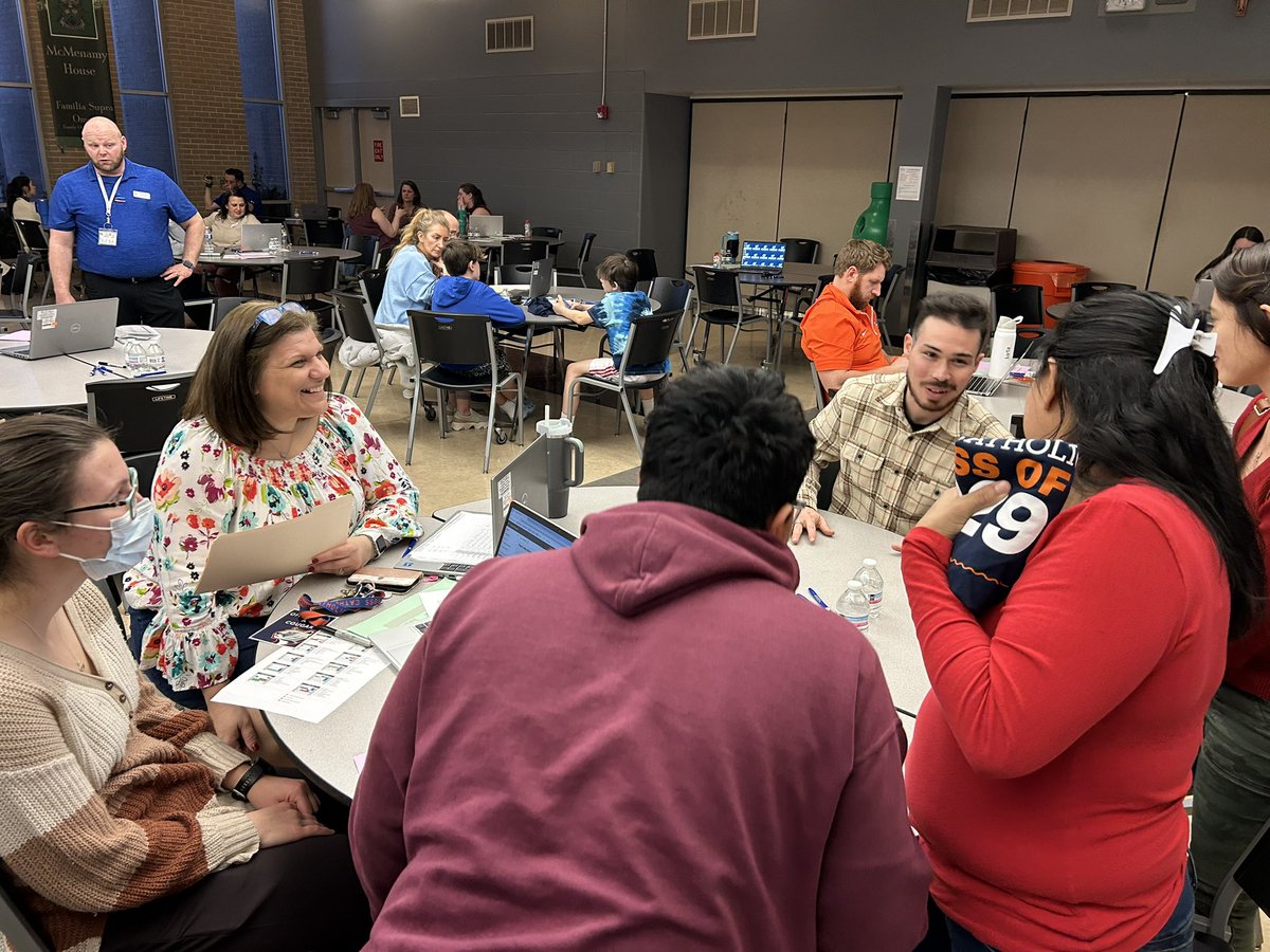 GCPrinEubanks's tweet photo. Gross Catholic welcomed the Class of 2029 to register for classes for the 25-26 school year.  It was a remarkable evening!  🧡💙🧡💙 https://t.co/78QdyIB2oF