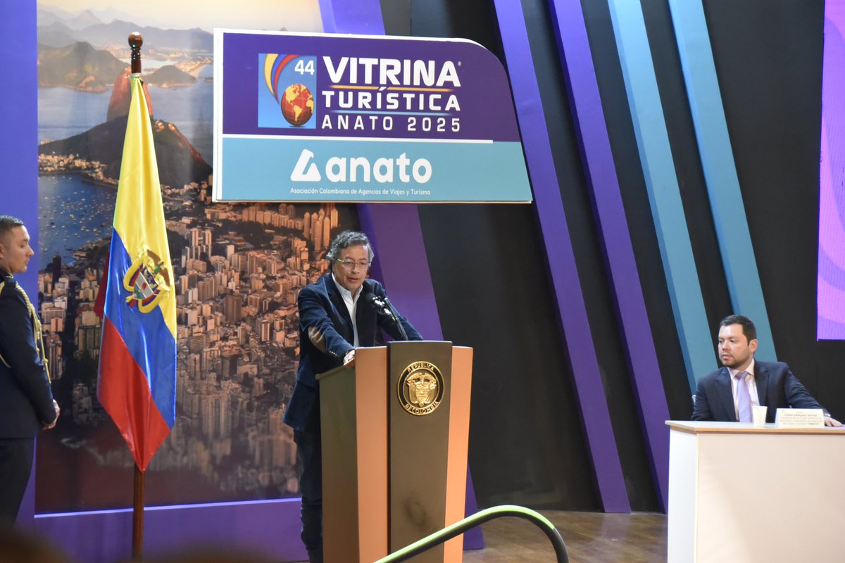 ProteccionPonal's tweet photo. 📸🌴 ¡La belleza de Colombia en un solo lugar! 🌊 Acompañamos la apertura de la Vitrina Turística de ANATO en su versión 44, promoviendo un #TurismoSeguro para todos en el #PaísDeLaBelleza 🌴💚. https://t.co/J6HztSWQ8b