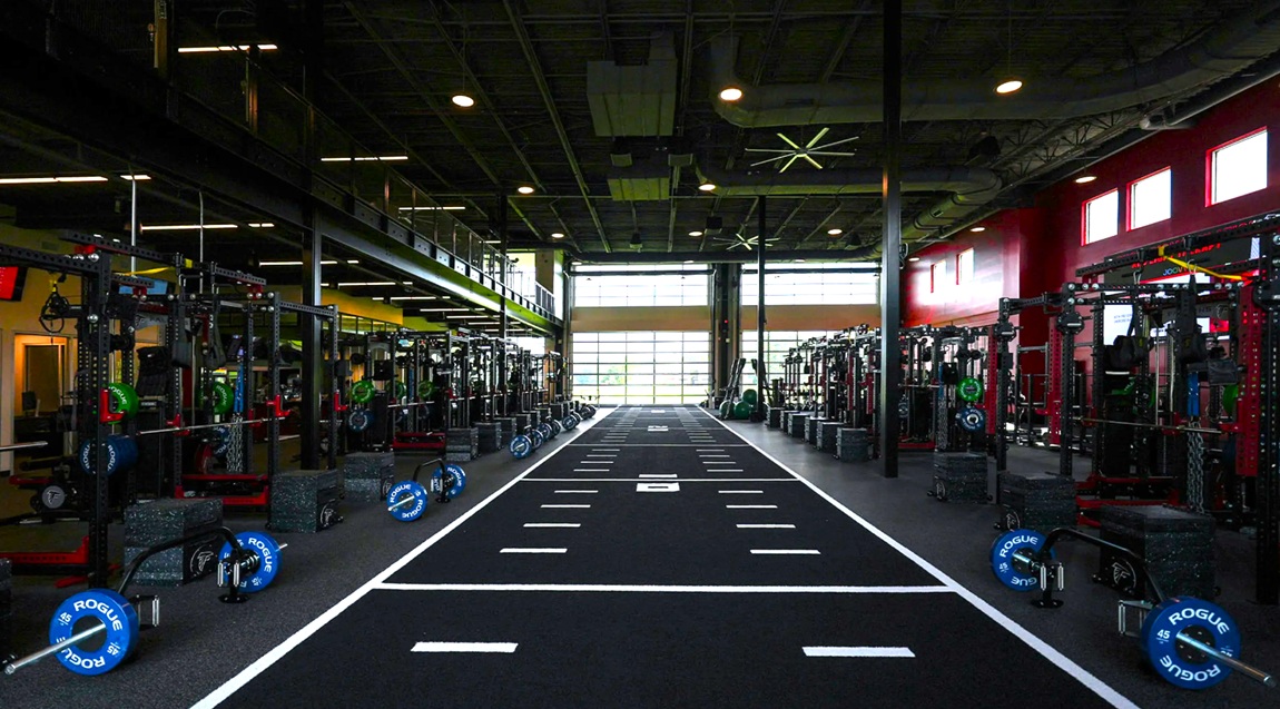 The annual NFL players' survey was released today, so we've updated our ranking of the NFL's best weight rooms. This is the top 9 for 2025.

thebarbell.com/best-nfl-weigh…