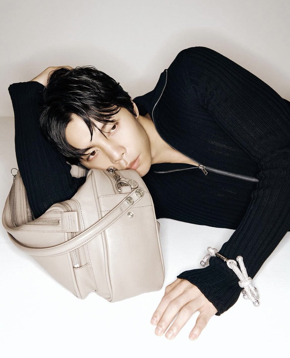 Maybe95_97's tweet photo. @jyaaaa_ni @acnestudios Thank you so much for choosing our Johnny Suh!!!!!!!!

#AcneStudiosXJohnnySuh 
#AcneStudios #JOHNNY
@acnestudios https://t.co/0DM3XnxiKZ