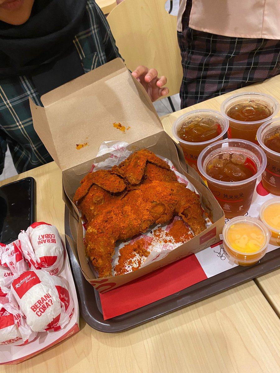 🏄🏻‍♀️ tweet media