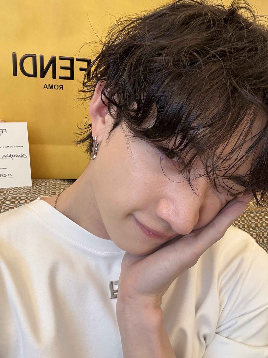 CovertWraith's tweet image. "Big bro (@PLENACASUS) got me a late Valentine's gift. I'm flustered as fuck but so appreciative."