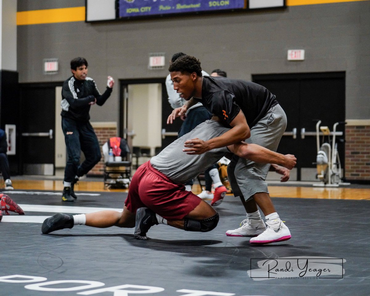 CycloneRTC's tweet photo. -【R】【e】【a】【d】【y】-
📸 @randiyeager13
#cyclonertc #nightinamerica #flowrestling https://t.co/6rNynGr69J