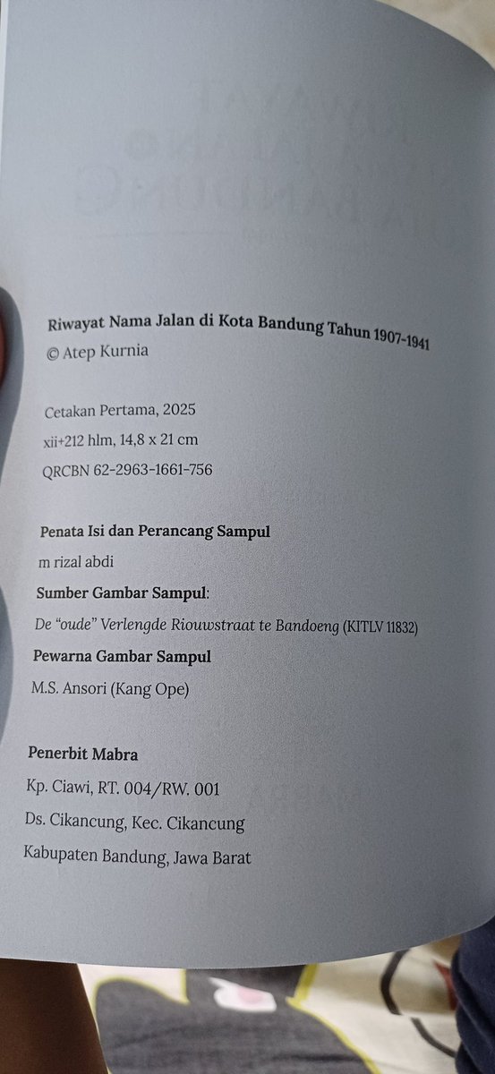 <a href="/Aksara_Atep/">Atep Kurnia</a> <a href="/kangope/">Medioker Dude</a> terima kasih akang-akang, bukunya sudah mendarat dengan baik dan sempurna 🙏🏻✨️