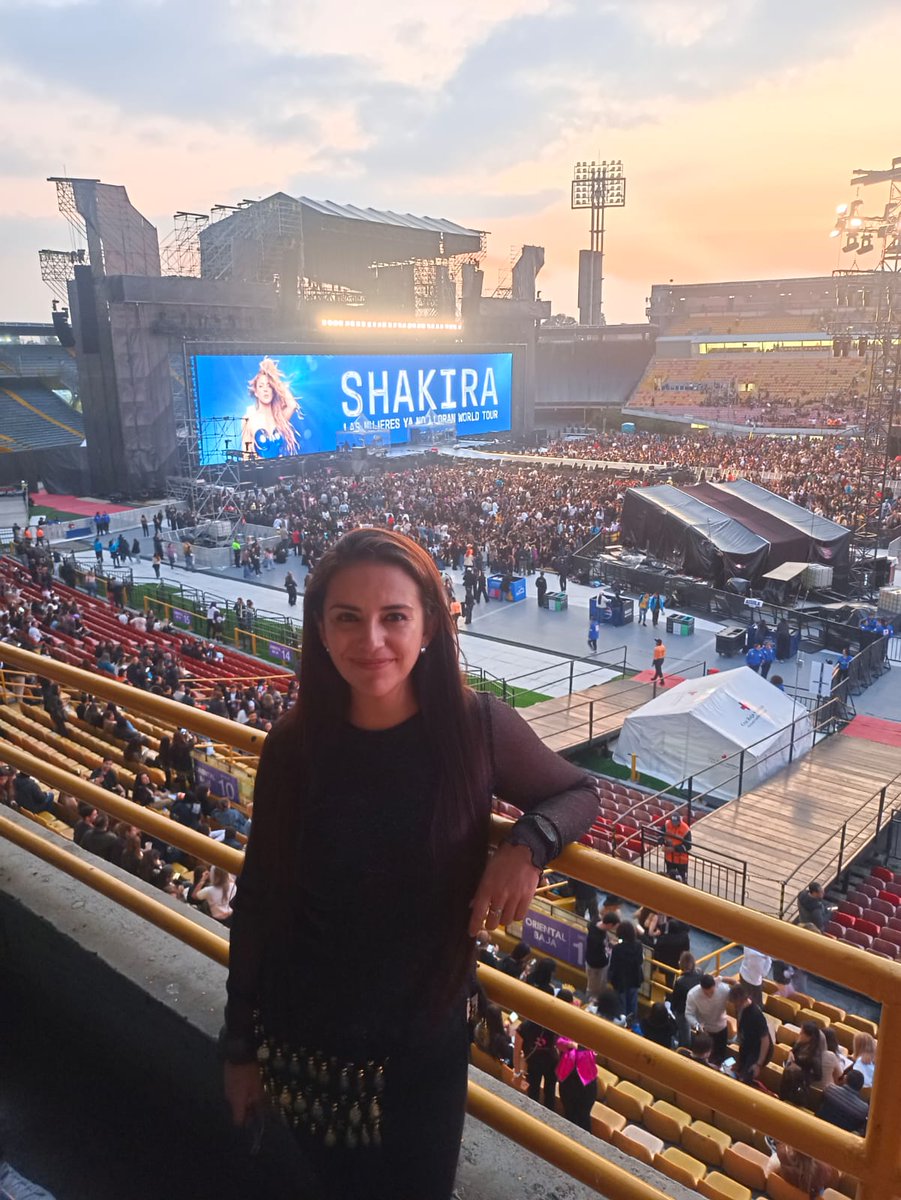 #LMYNLWorldtourBogota
<a href="/shakira/">Shakira</a>  Un sueño hecho realidad 🤘❤️