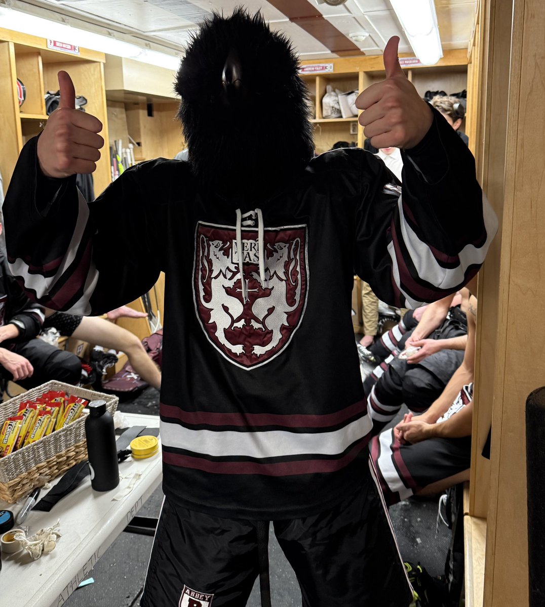 FINAL FROM THE RAVENS NEST!!

ABBEY 6    HEBRON 2

🚨 Nolan(3), Jimbo, Lavin, Almeida 

Raven of the Game: 
Connor Nolan w/ the 🎩

Ravens will host Kent’s Hill Friday night 6:00pm in the Holt Semi Finals!