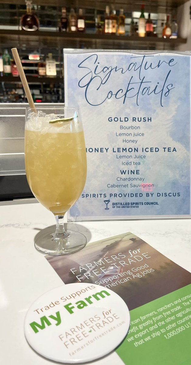 lisa_lhawkins's tweet image. Great event with @FarmersForTrade honoring the Congressional Ag Trade Caucus #ToastsNotTariffs