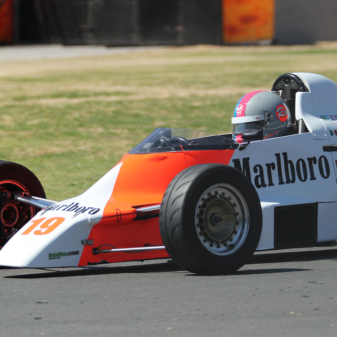 ramonosorio319's tweet image. Find joy in speed!!!

#copanotiauto #vintage #formulaford #ahr #motorsports #racing #racinglife #racing🏁 #racinglifestyle