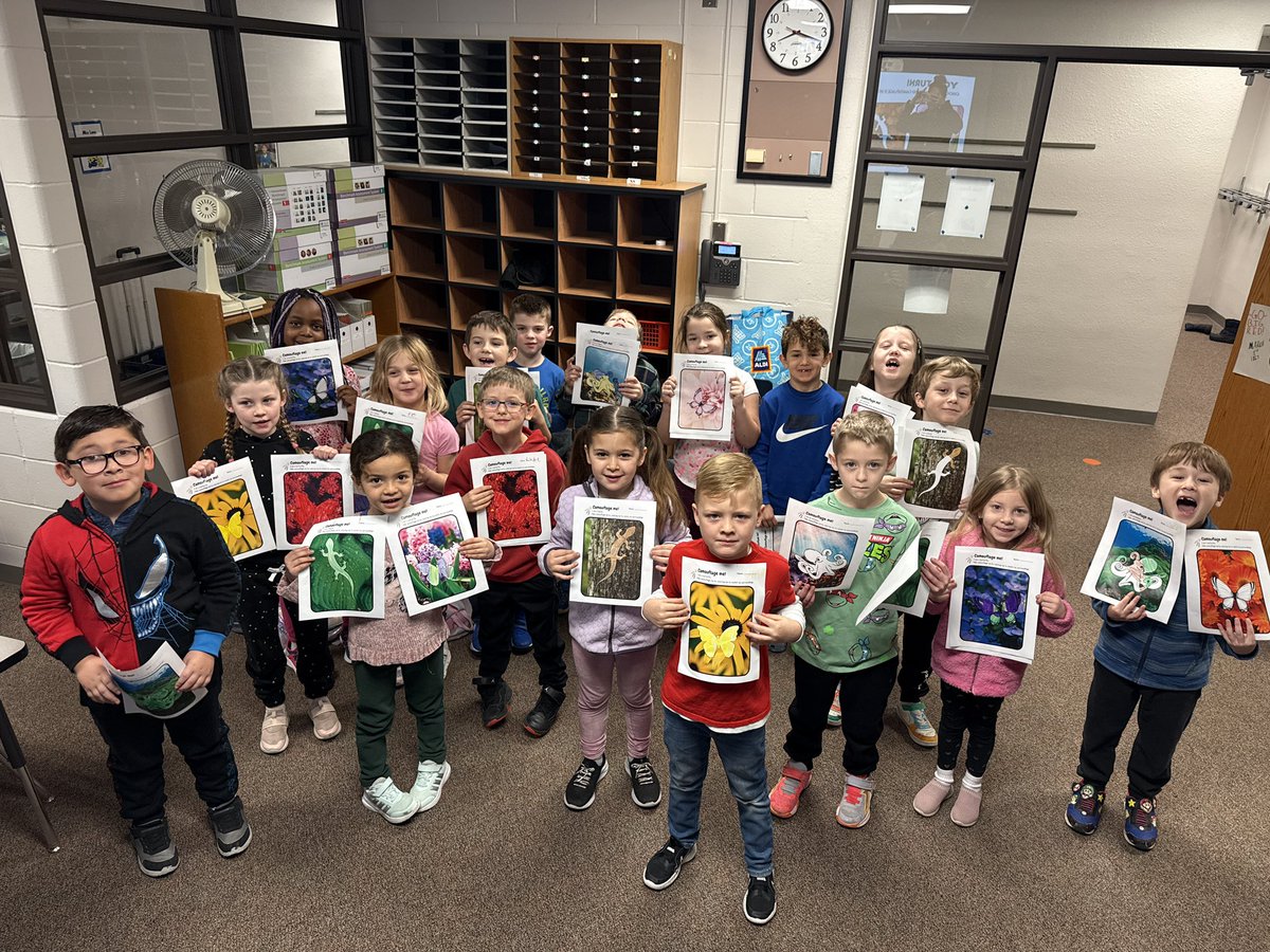 MrsPollockHIT's tweet photo. K-1 STEM club today! We learned about how animal adaptations help them survive from predators. We played a candy camouflage game to model mimicry and then we camouflaged an animal in their habitats. @hitchcock_mps @Parks_1st @MillardPS https://t.co/mXahDxd43A