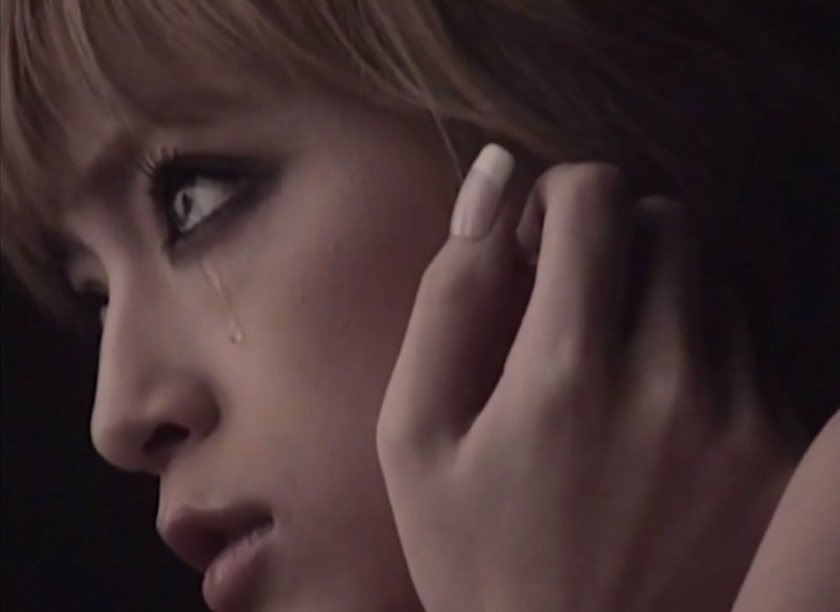 AyuUpdates's tweet image. [ANNIVERSARY]

'A BEST' was released 24 years ago! 🅰️

It reached #1 with 4.3 Million+ sales in Japan and an estimated 7 Million~ globally!💎

Ayu's iconic chart battle with Utada Hikaru resulted in the biggest day of CD sales in Japanese history!📈

#ayumihamasaki #浜崎あゆみ