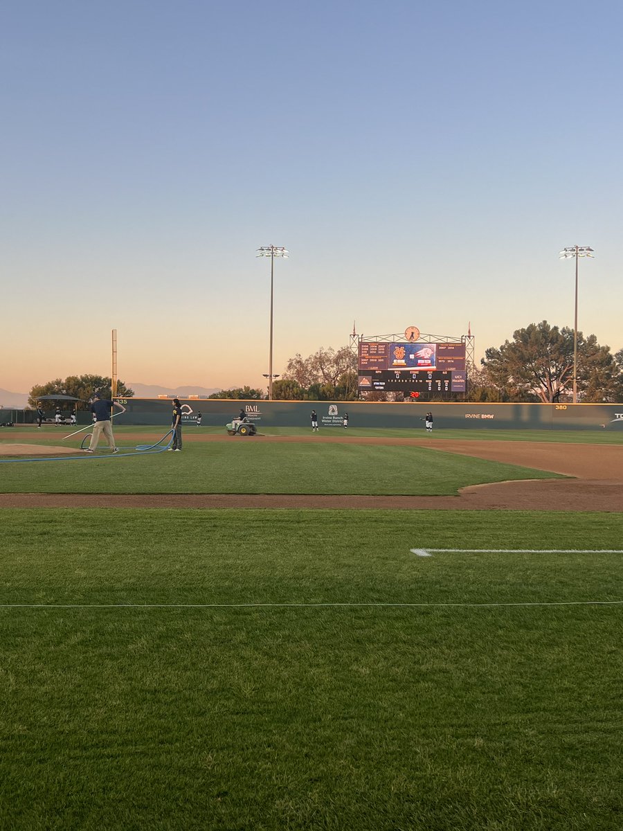 First road trip of the baseball season <a href="/UCIrv/">CnR</a> 🙌🏼