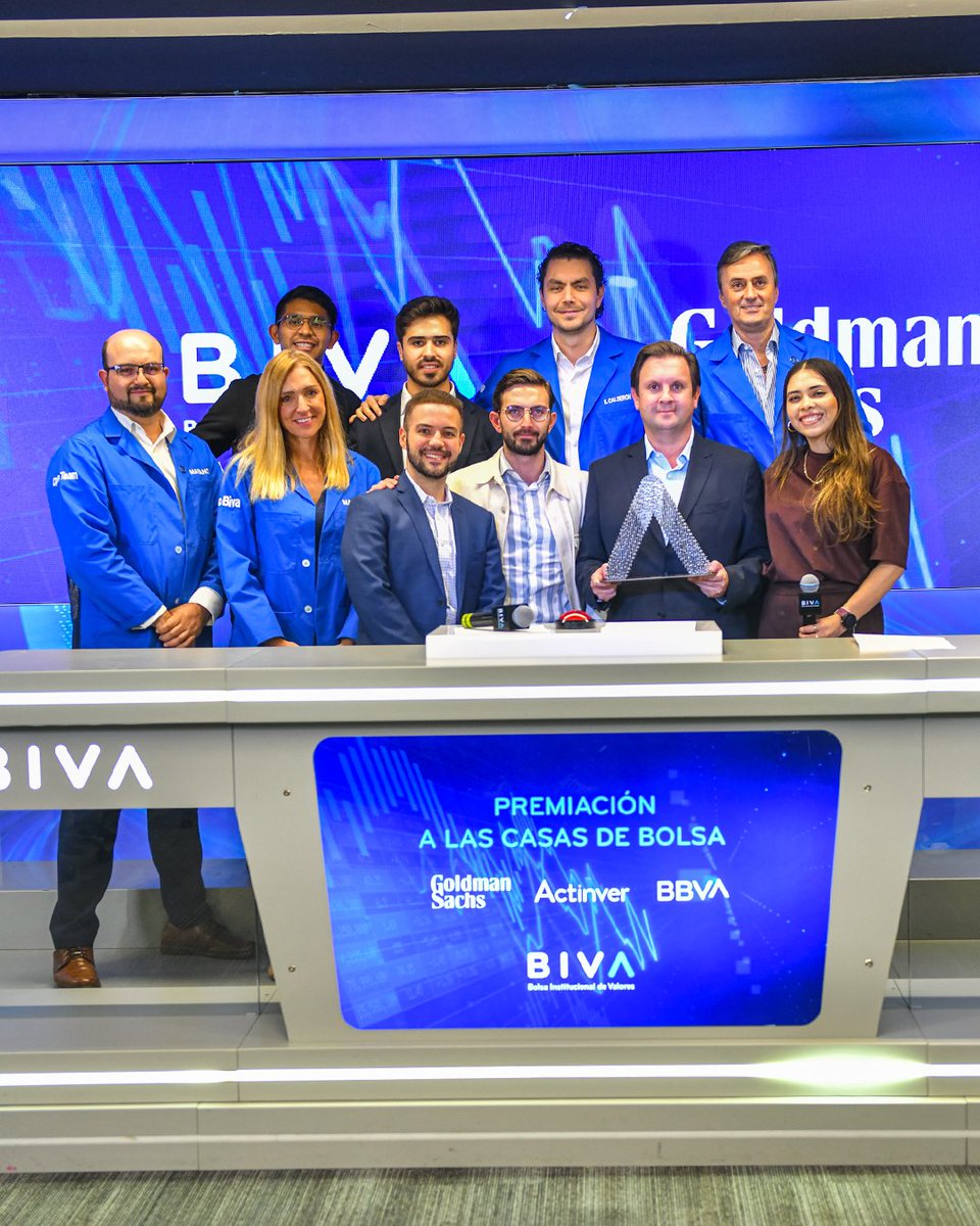 BIVAMX's tweet photo. Esta tarde celebramos a las Casas de Bolsa que con su confianza en BIVA, contribuyen a fortalecer y dinamizar el sector financiero en México.

A BBVA (@BBVA_Mex) por tener el mayor flujo enviado a BIVA en 2024, a Goldman Sachs (@GoldmanSachs) por el mayor crecimiento en importe operado en México en 2024 y a Actinver (@Actinver) por el mayor crecimiento en importe operado dentro de BIVA en 2024

¡Felicidades! Su compromiso sigue transformando el mercado de valores en México.

#BIVA #MercadoDeValores #CasadeBolsa