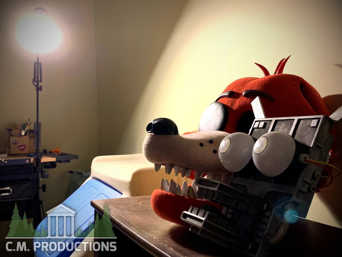 CMProductions6's tweet image. #FiveNightsAtFreddys #FNAF #fnafsecuritybreach #fnaffanart #FNAFMovie #cosplay #craft